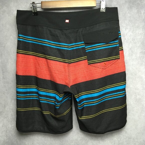 Quiksilver Men Board Shorts size 33 Swim Trunks Black Red Striped Stretch Suit - Picture 2 of 13